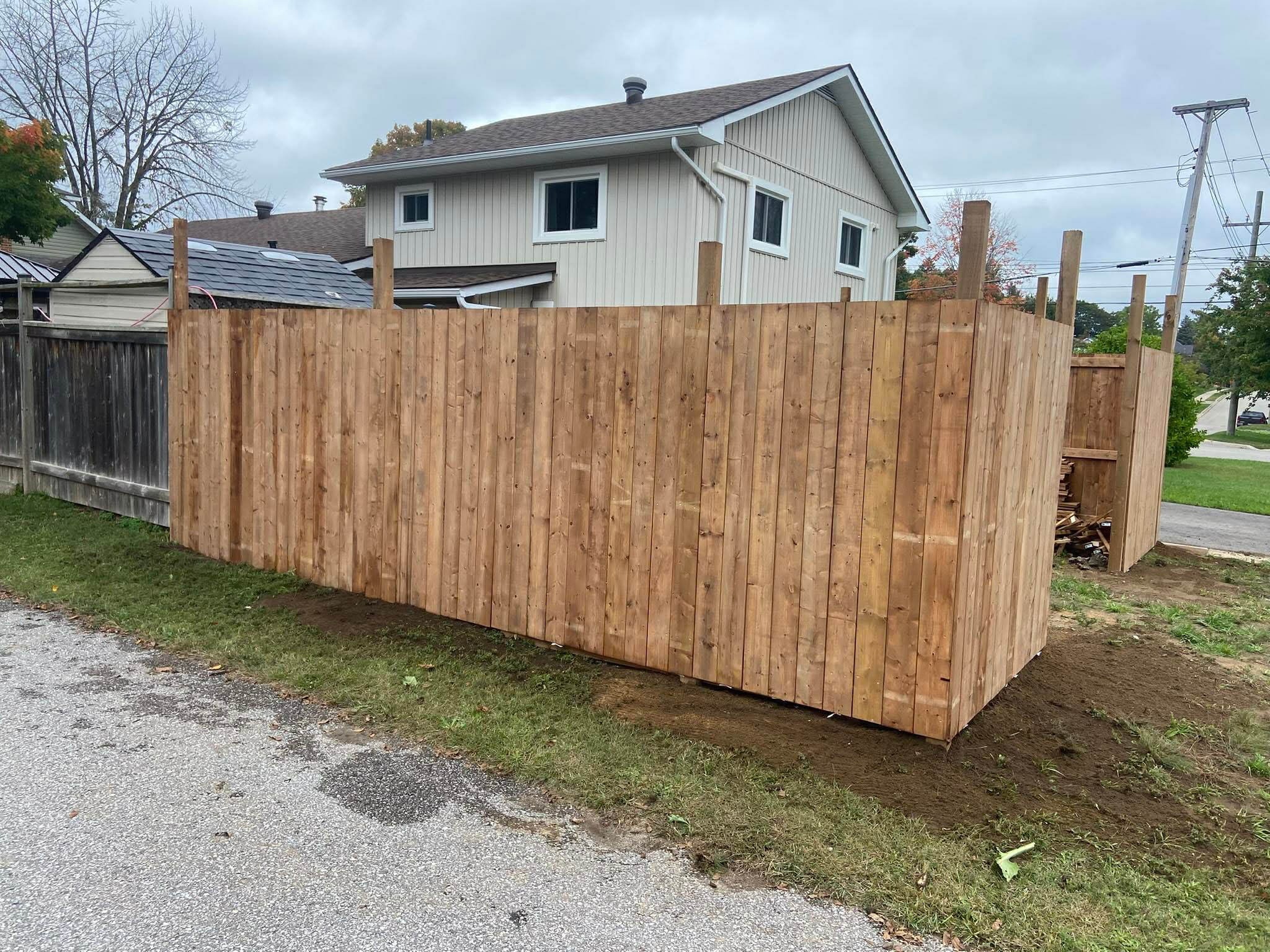 Professional Roofing & Fence Installation Experts in Barrie.